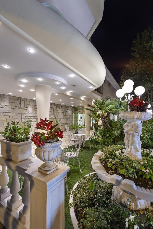 Ariminum Hotel Rimini Exteriör bild