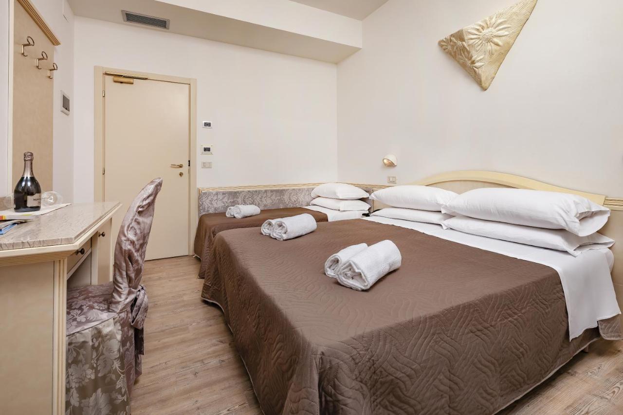 Ariminum Hotel Rimini Exteriör bild