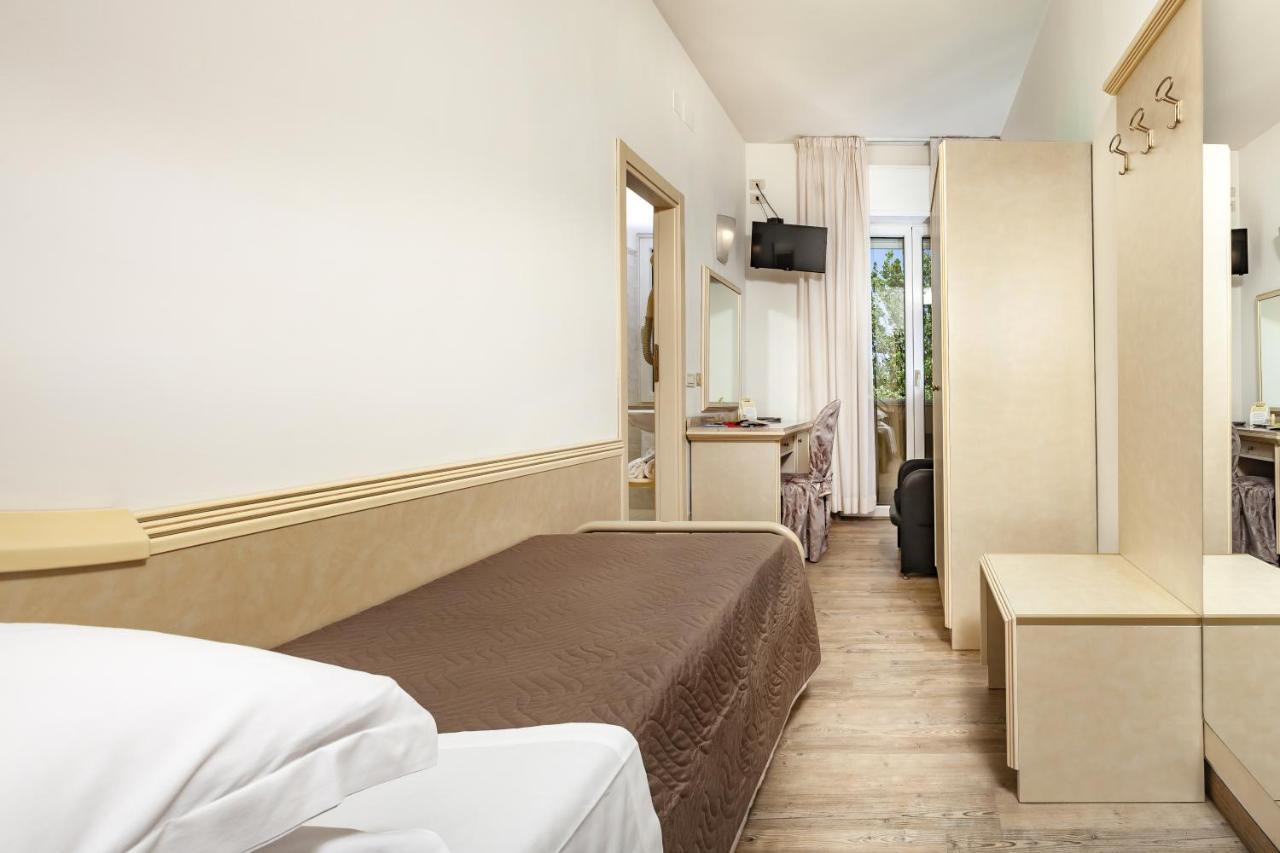 Ariminum Hotel Rimini Exteriör bild