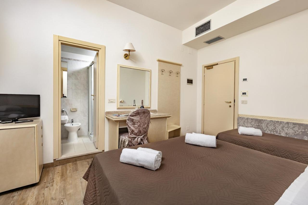 Ariminum Hotel Rimini Exteriör bild