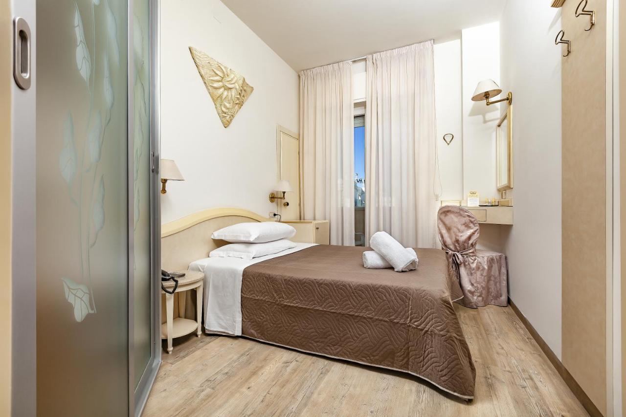 Ariminum Hotel Rimini Exteriör bild