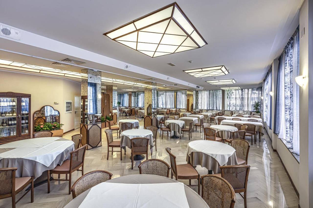 Ariminum Hotel Rimini Exteriör bild