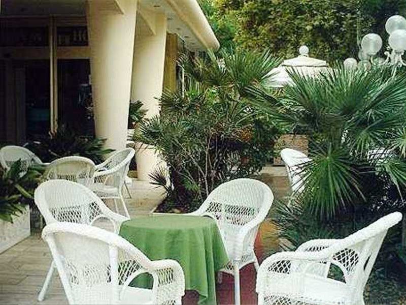 Ariminum Hotel Rimini Exteriör bild